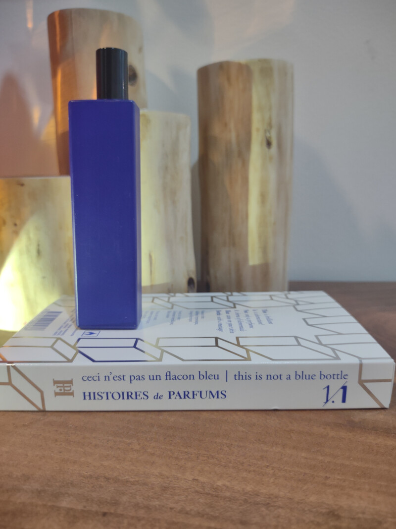 HISTOIRES de PARFUMS# this is not a blue bottle 1/1