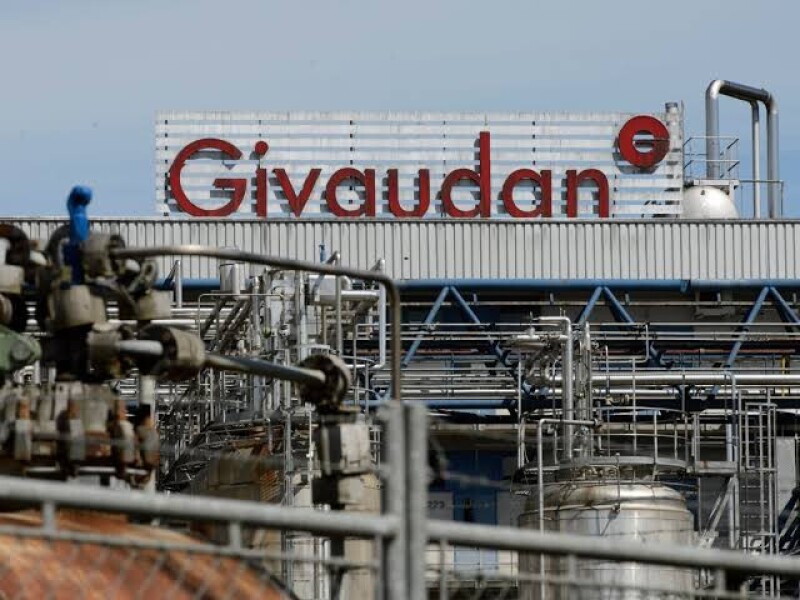 صنعت عطرسازی و طعم‌ سازی (Flavors & Fragrances )