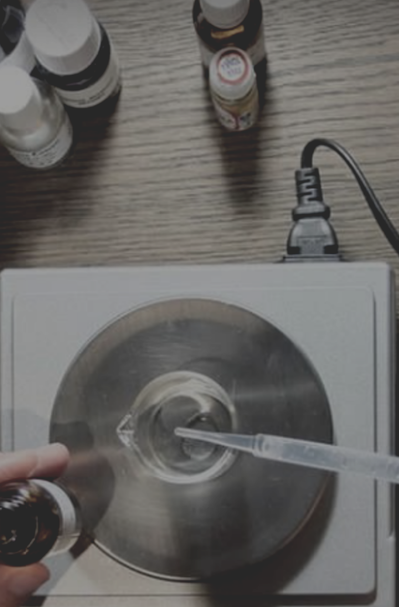 پچولی در بستری چوبی خاکی.....