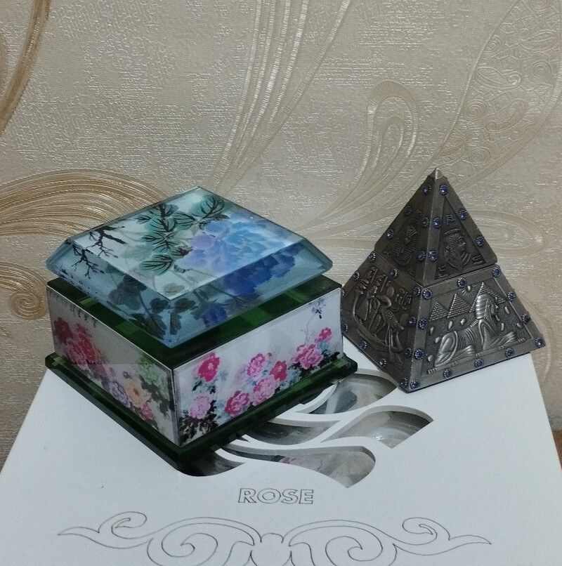 کریستالهای باکارات برای عطرهای خاص....