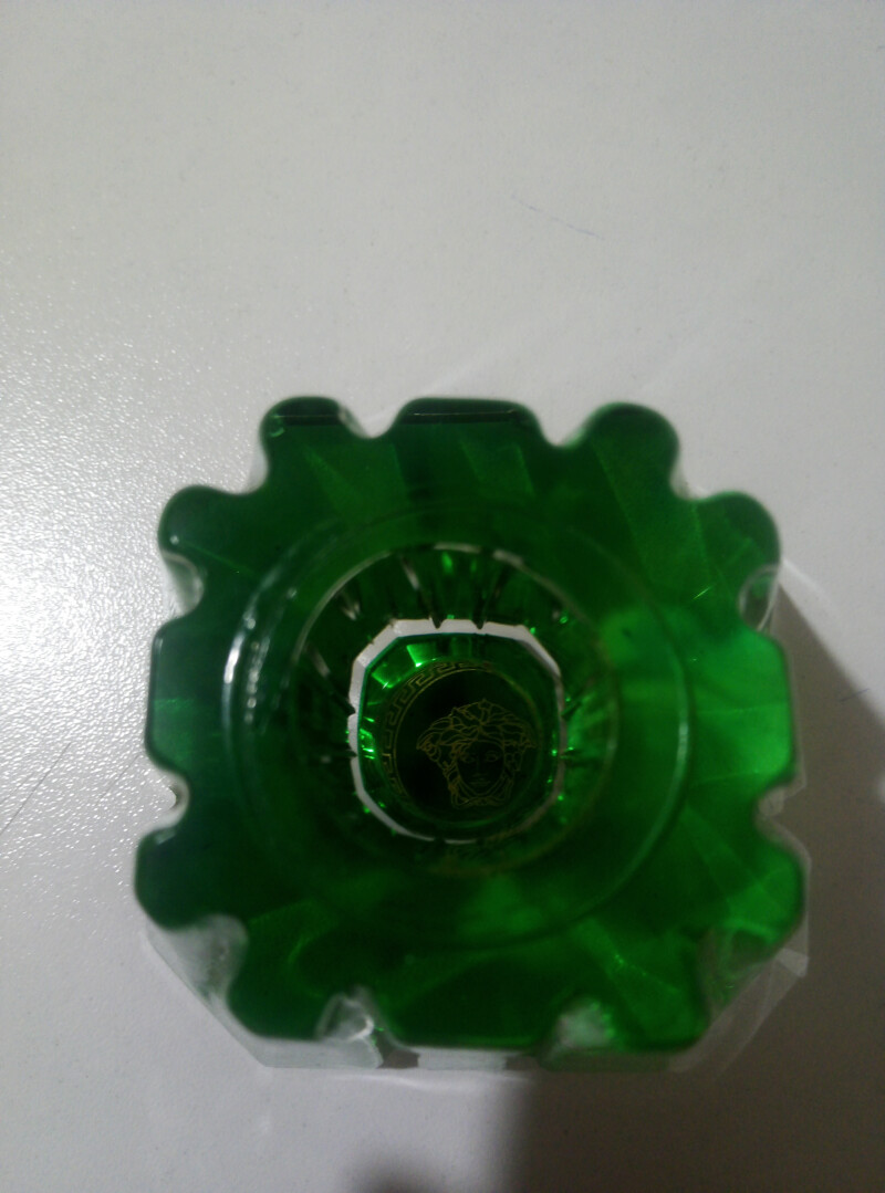 کسی میدونه این عطر چیه؟