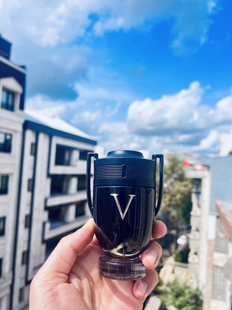 اینویکتوس ویکتوری