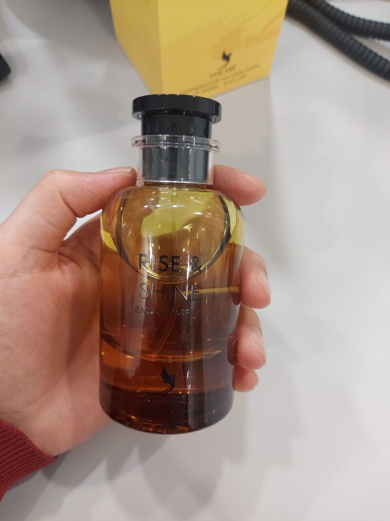 رایز اند شاین (Rise & Shine) برند ولار مشابه نسخه سان سانگ لویی ویتون