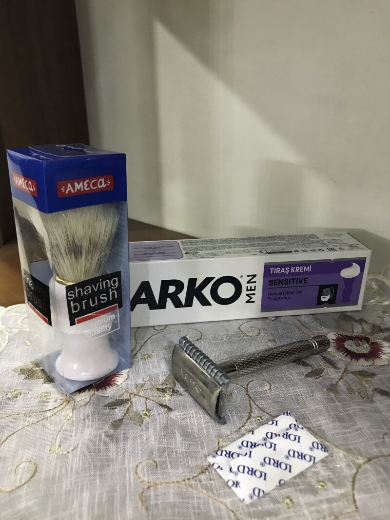 پاریس الیسیس دلار…😍باربرشاپیِ نوستالژی😍..یادآور دوران خوش قدیم…