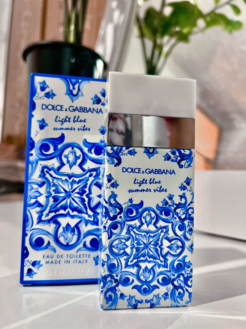 آبی روشن تابستونی