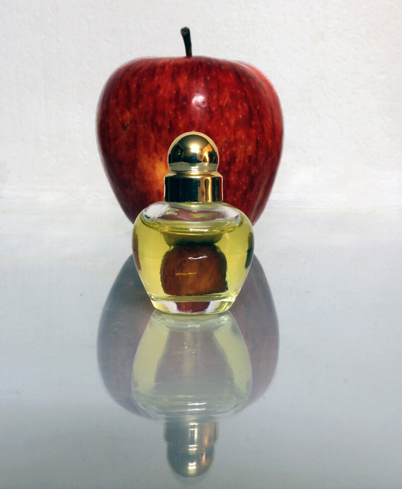 یک سیب و این همه ....؟