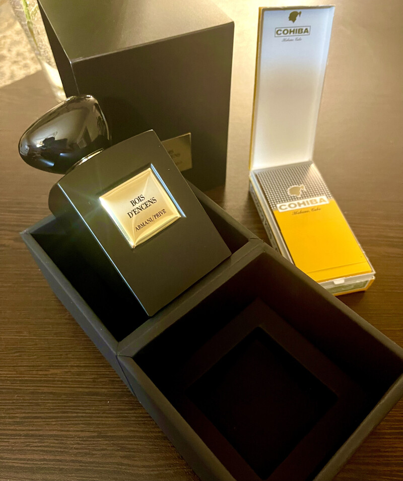 ARMANI PRIVE  :  BOIS D’ENCENS