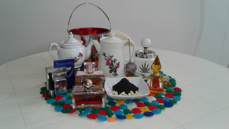 به یاد مادر بزرگ . رایحه ی چای و هل و روایح دودی