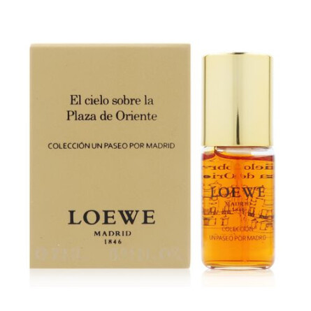 El cielo sobre la Plaza de Oriente-لووه ال سیلو سوبره لا پلازا دو اورینته