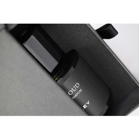 Agarwoud-جیمز هیلی اگرِوود