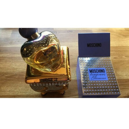 Toujours Glamour-موچینو توجورز گلامور