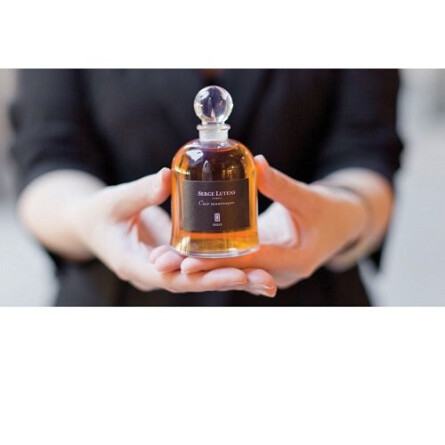 Une Voix Noire-سرج لوتنس یون وای نویر