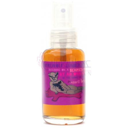 Werewolf Lumberjack Reclining on a Bearskin Rug-اسمل بنت ور وواف لامبرجک رکلاینینگ ان ا برسکین راگ