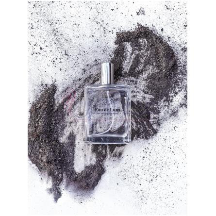 Eau de Luna - The Smell of the Moon-او د اسپیس او د لونا د اسمل اف د مون