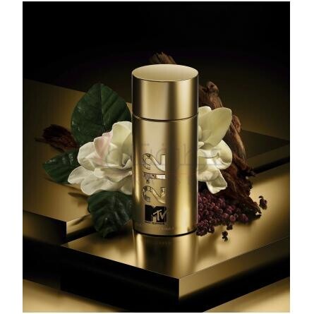 212 Men MTV-کارولینا هررا من ام تی وی 212