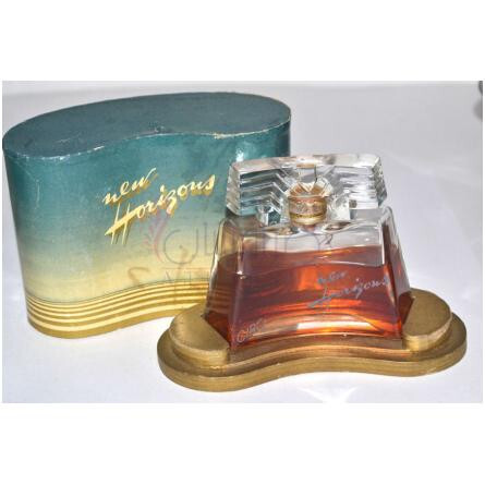 New Horizons-پارفومز کیرو نیو هوریزنز