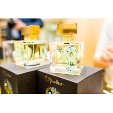 Azure Crystal Man-ام میکالف آزور کریستال من