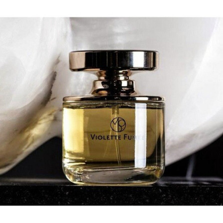 Violette Fumee-مونا دی اوریو ویولت فیومی