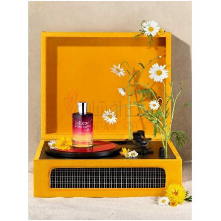 Magnolia Bliss-جولیت هز ا گان مگنولیا بلیس