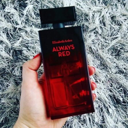 Elizabeth arden 2025 always red