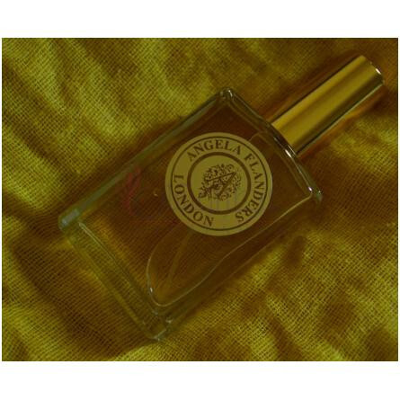 Aqua Alba-انجلا فلاندرز اکوا البا