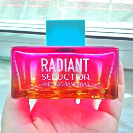 Radiant Seduction Blue For Women-آنتونیو باندراس رادیانت سداکشن بلو زنانه