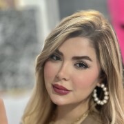 نسترن عزتی پور 
