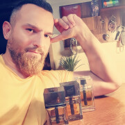 مانی والی‌زاده